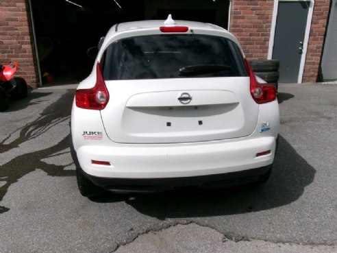 2014 Nissan JUKE SV 4dr Crossover 6M White, East Barre, VT