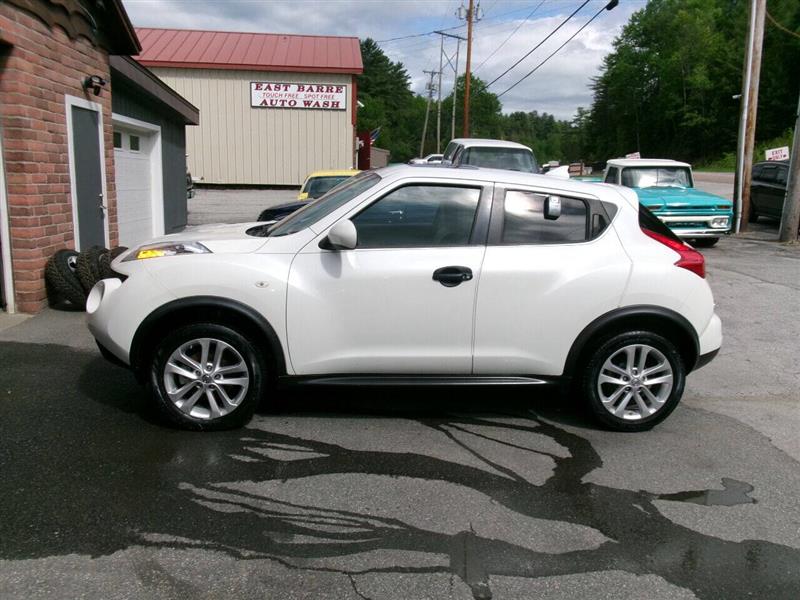 2014 Nissan JUKE SV 4dr Crossover 6M White, East Barre, VT