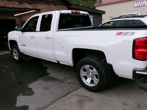 2017 Chevrolet Silverado 1500 LT 4x4 4dr Double Cab 6.5 ft. SB White, East Barre, VT