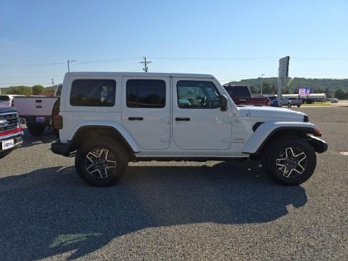 2024 Jeep Wrangler Sahara White, Boscobel, WI