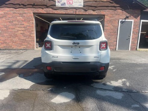 2018 Jeep Renegade Latitude 4x4 4dr SUV White, East Barre, VT