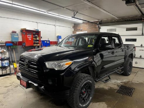 2018 Toyota Tacoma SR V6 4x4 4dr Double Cab 5.0 ft SB Black, East Barre, VT