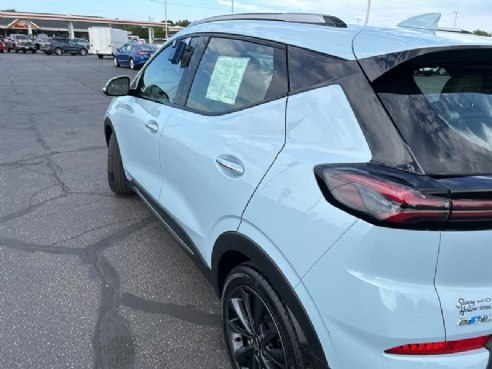 2022 Chevrolet Bolt EUV Premier Blue, Viroqua, WI