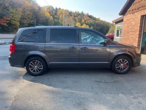 2017 Dodge Grand Caravan SXT 4dr Mini Van Black, East Barre, VT